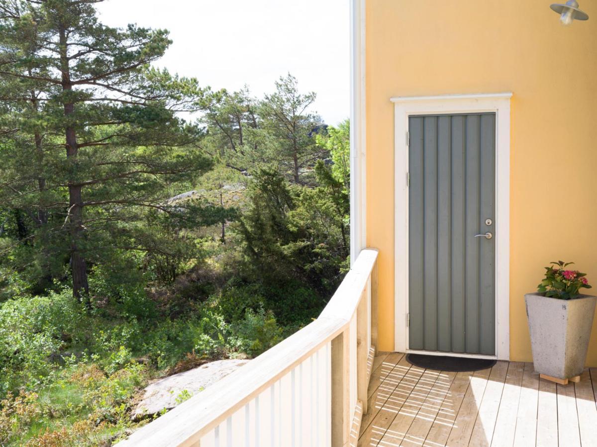 Lovely, Bright Apartment Overlooking Nature Fiskebackskil Bagian luar foto